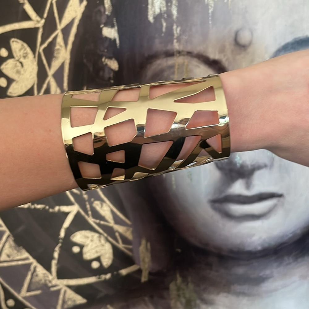 ❗️3/$10❗️Gold Geometric Cutout Cuff Bracelet